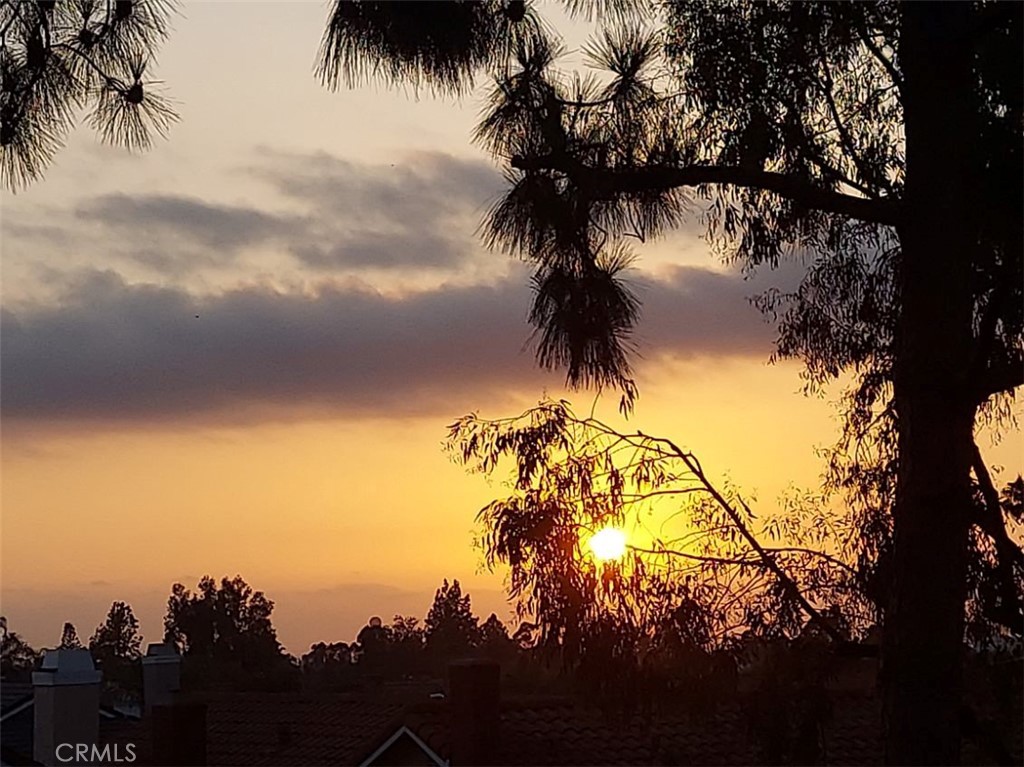 Sunset view from the backyard. - 21211 Serra Vista, Lake Forest CA 92630 - photo 1