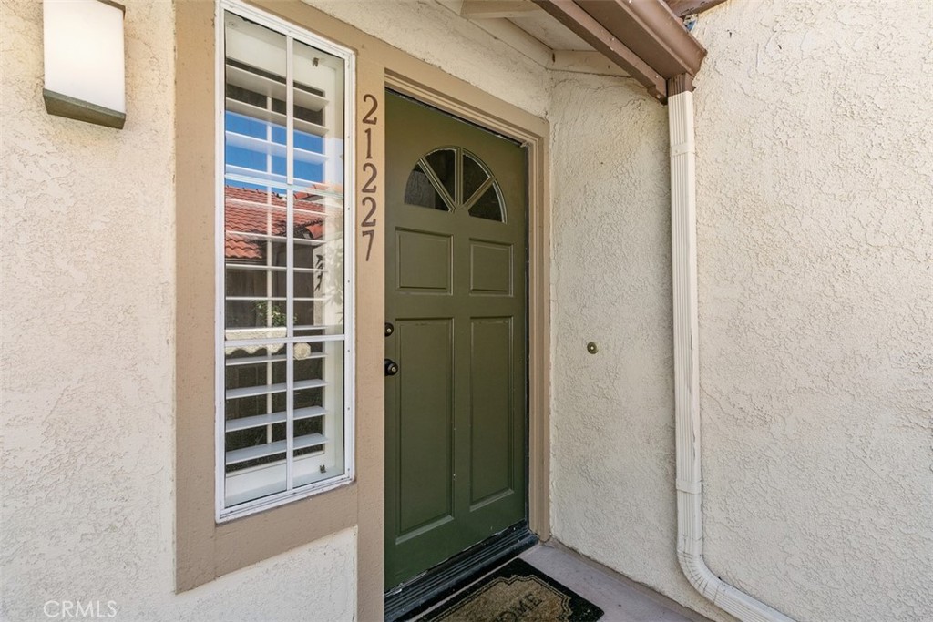 Welcome Home! - 21227 Camelia 18, Lake Forest CA 92630 - photo 4