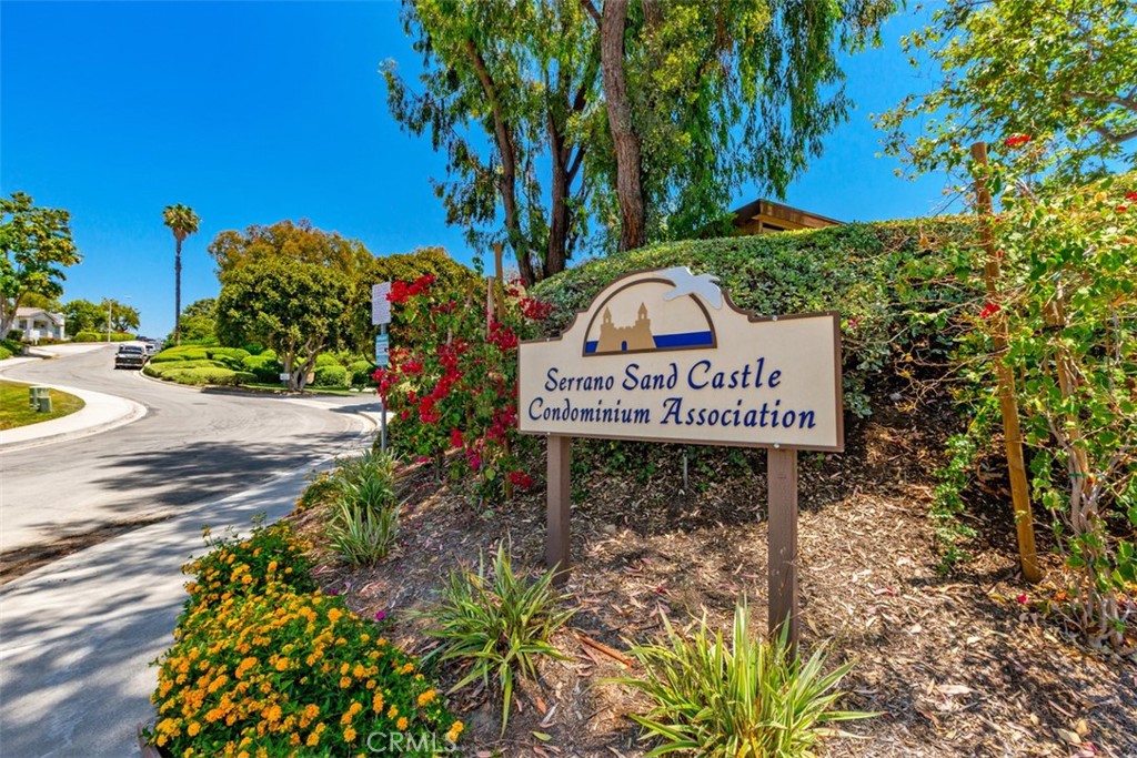 Enjoy this beautiful area with a low HOA at $375 per month. There are nearby shopping centers, award winning schools, se - 21227 Camelia 18, Lake Forest CA 92630 - photo 20