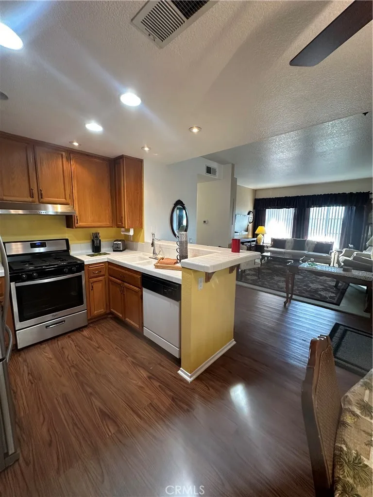21245 Camelia 27, Lake Forest