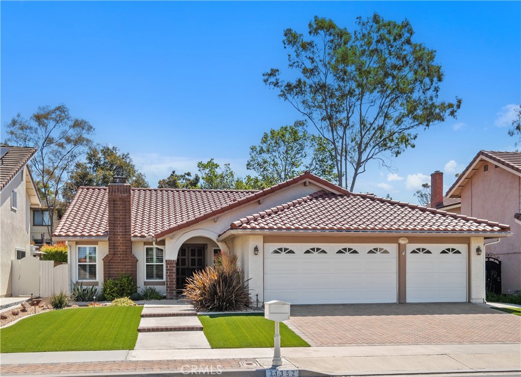 Single level in Serrano Park - 21352 Calle Sendero, Lake Forest CA 92630 - photo 1