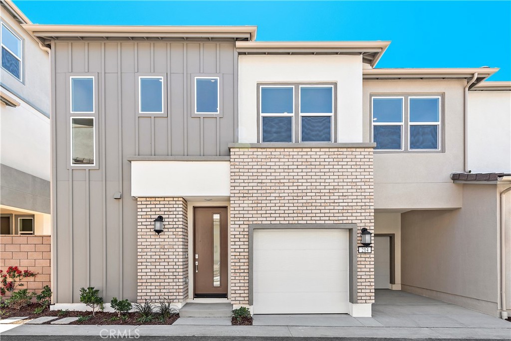214 Denali property is loaded with modern upgrades in beautiful Serrano Summit. - 214 Denali, Lake Forest CA 92630 - photo 1