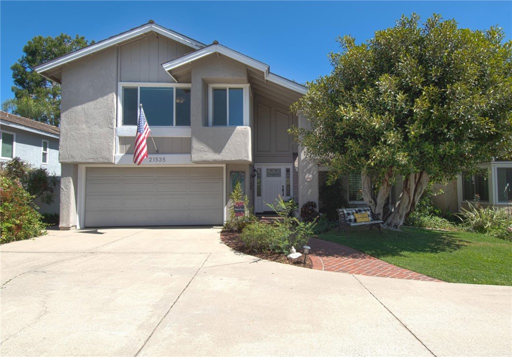 Flag lot means huge backyard! - 21535 Calle Otono, Lake Forest CA 92630 - photo 1