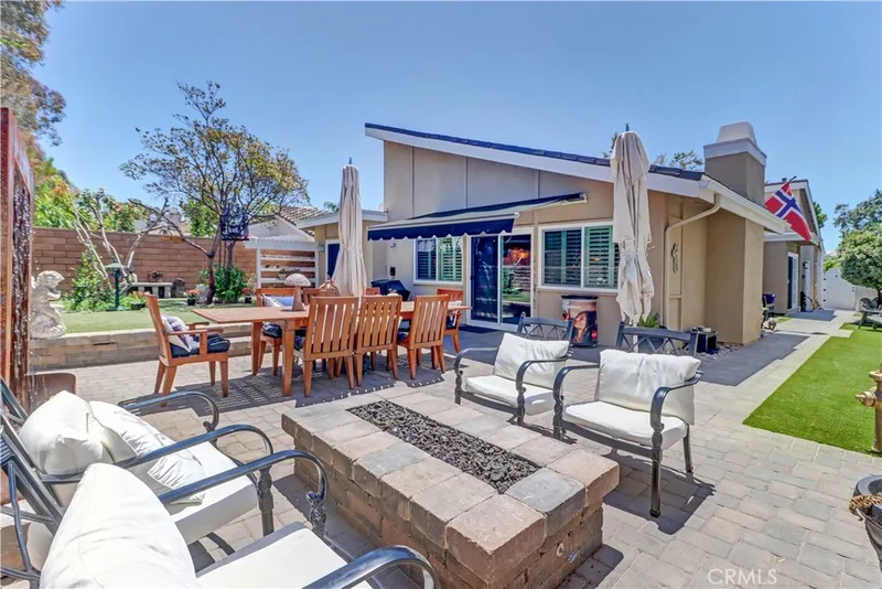 21752 Northwood Lane, Lake Forest