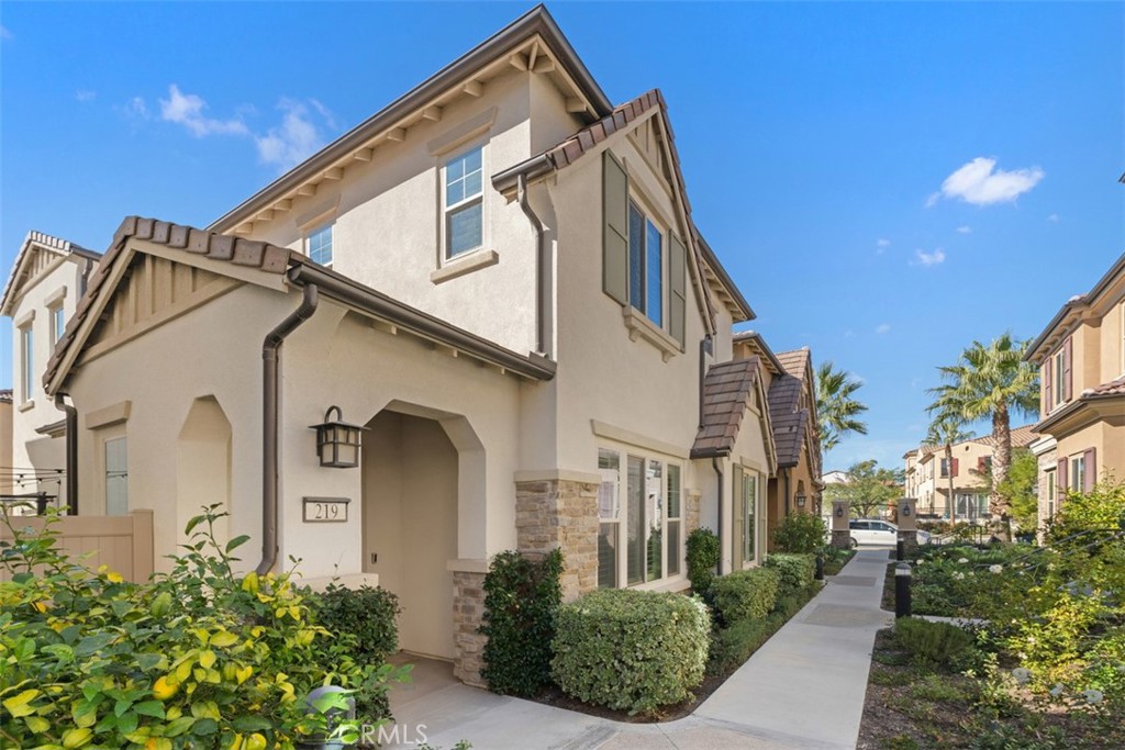 No Common Walls! Welcome Home To 219 Primrose in Camden Square's Gated Community of Foothill Ranch! - 219 Primrose Drive, Lake Forest CA 92610 - photo 2