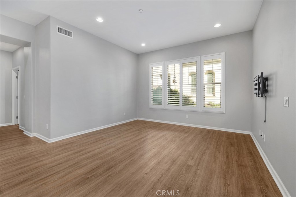 Open Concept Living with Kitchen open to living room! Plantation Shutters & Lots of Natural Light! - 219 Primrose Drive, Lake Forest CA 92610 - photo 5