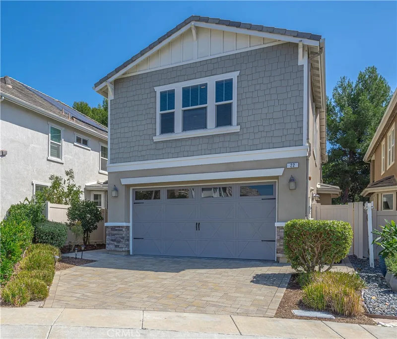 22 Willow Way, Lake Forest