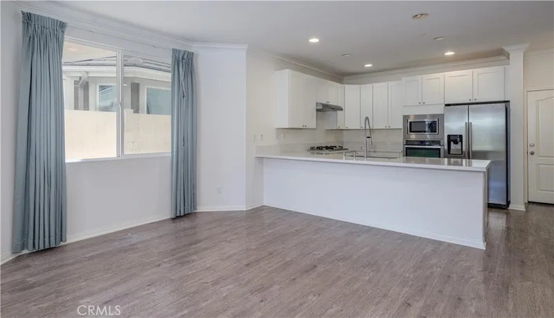 22 Willow Way, Lake Forest