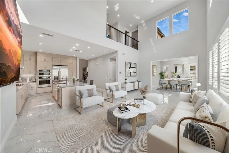 220 Amber Oak, Lake Forest