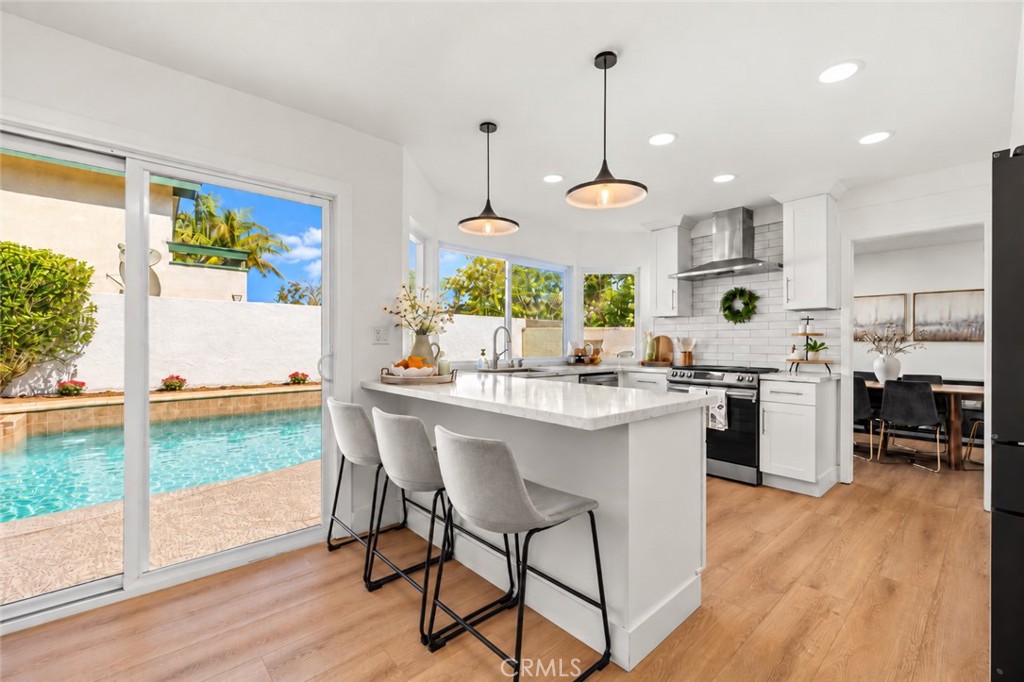 Kitchen Peninsula with Seating - 22145 Pheasant Street, Lake Forest CA 92630 - photo 17