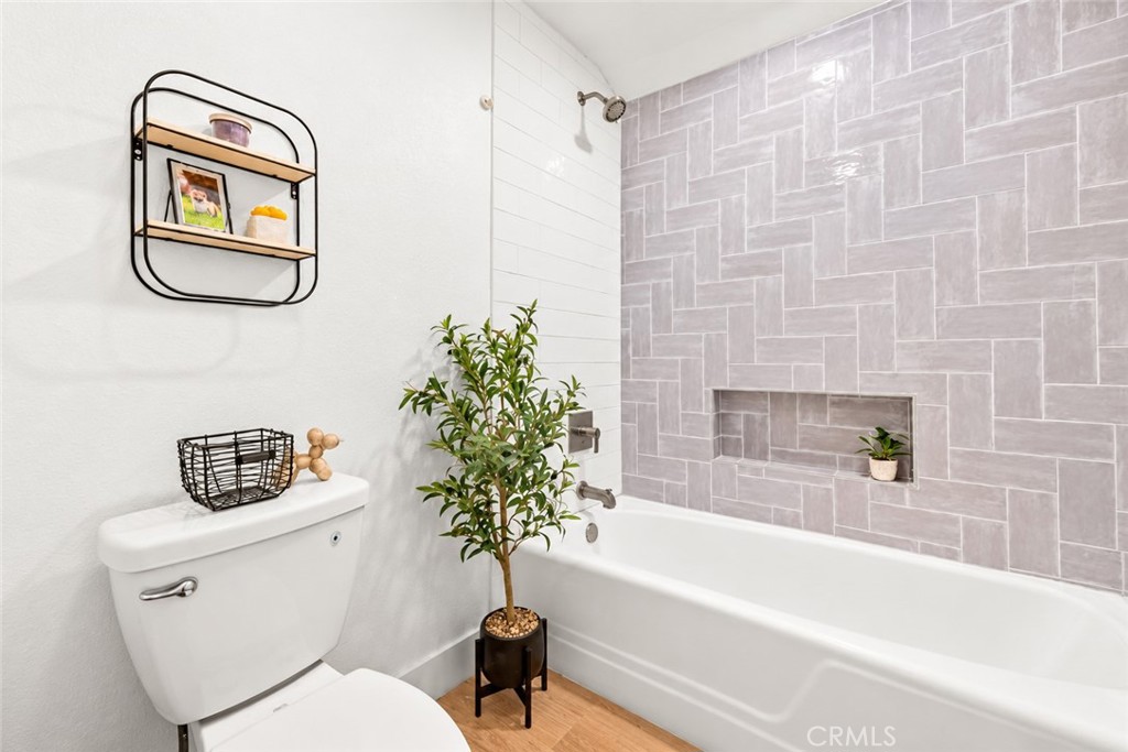 Upstairs Full Bath - 22145 Pheasant Street, Lake Forest CA 92630 - photo 44