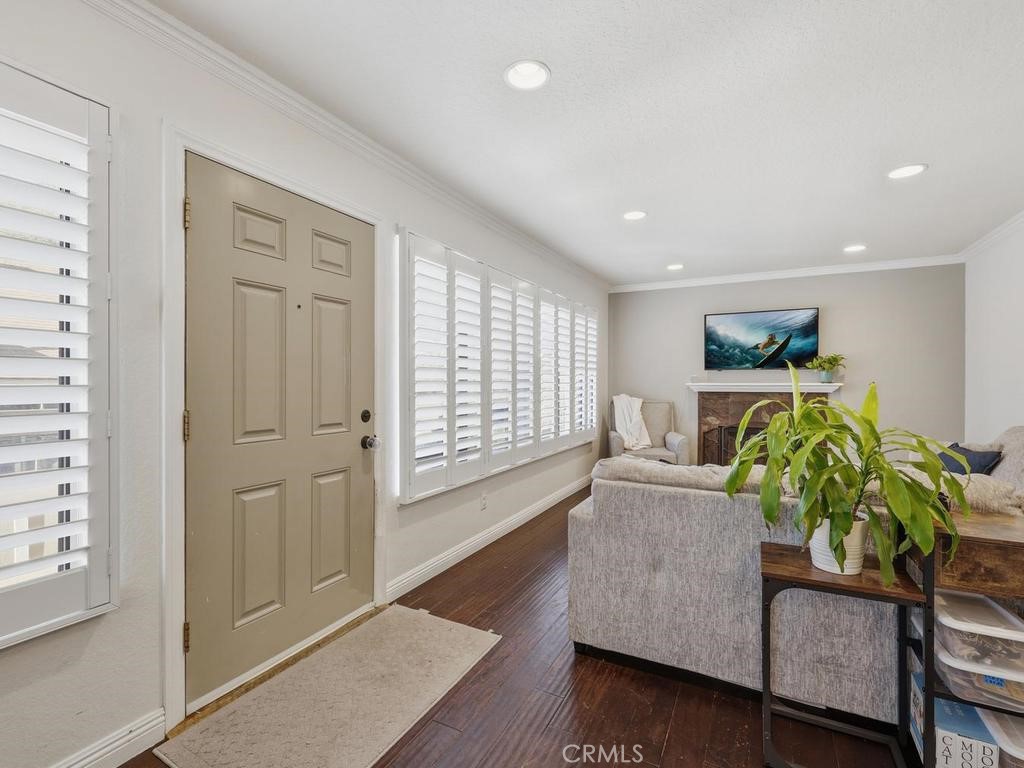 Windows with plantation shutters and lots of natural light - 22185 Cedar Pointe, Lake Forest CA 92630 - photo 8