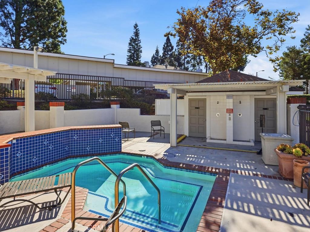 Community Pool - 22185 Cedar Pointe, Lake Forest CA 92630 - photo 32