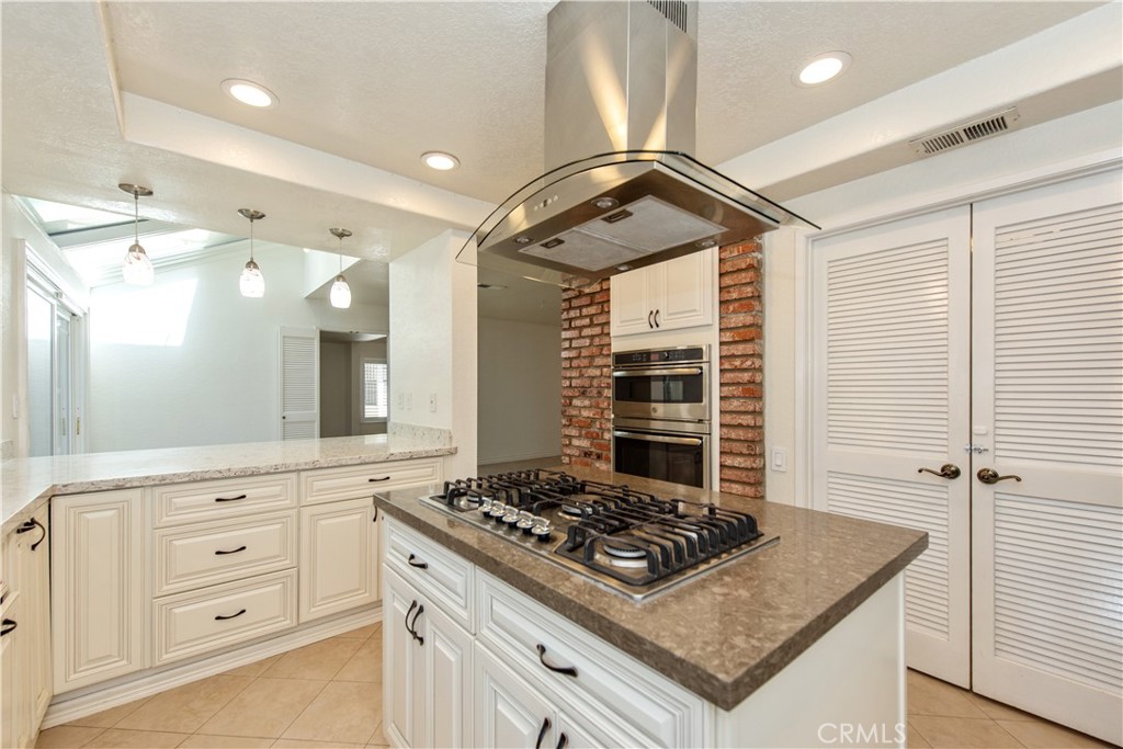 22625 Wood Shadow, Lake Forest CA 92630 - photo 32