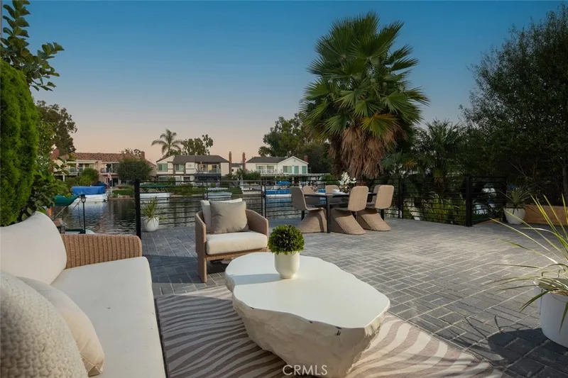 22627 Lakeside Lane, Lake Forest