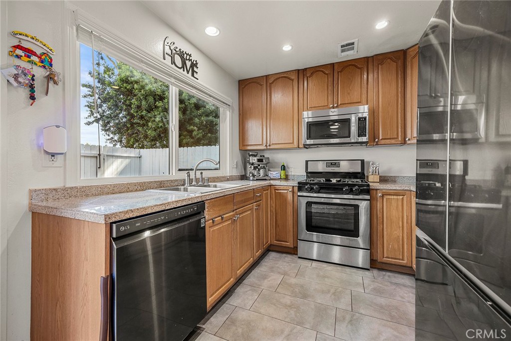 Open Kitchen - 22946 Moonstone, Lake Forest CA 92630 - photo 2