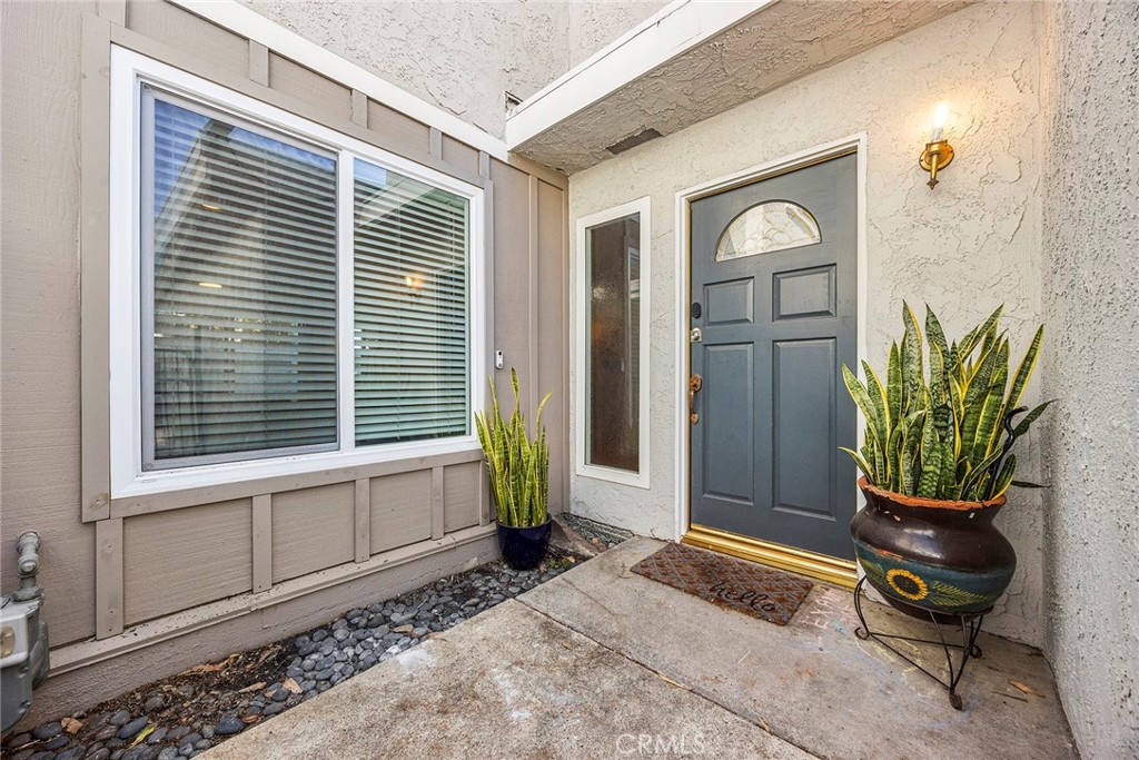 Courtyard to front door - 22946 Moonstone, Lake Forest CA 92630 - photo 8