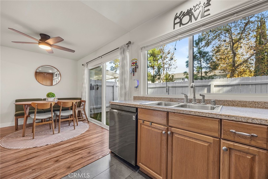 22946 Moonstone, Lake Forest CA 92630 - photo 26