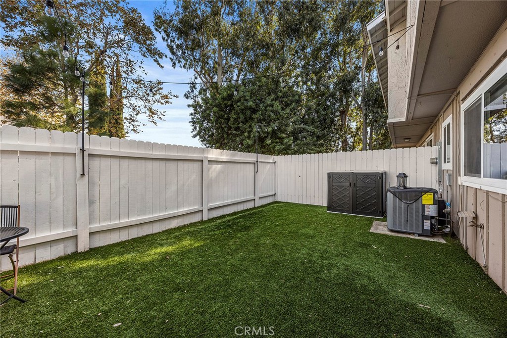22946 Moonstone, Lake Forest CA 92630 - photo 29