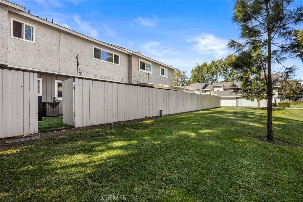 22946 Moonstone, Lake Forest CA 92630 - photo 32