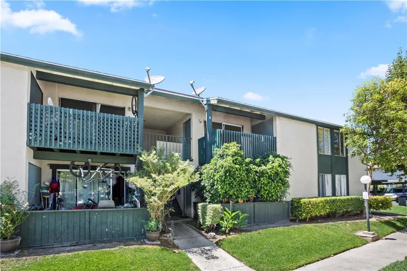 23276 Orange Avenue 4, Lake Forest, CA 92630