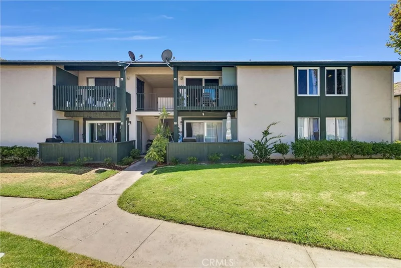23276 Orange Avenue 8, Lake Forest, CA 92630