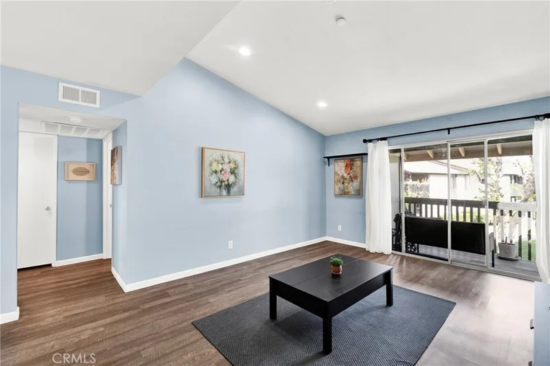23278 Orange 8, Lake Forest