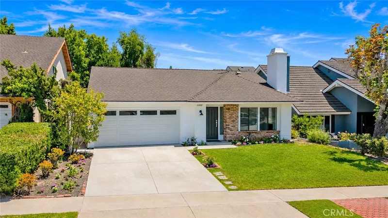 23456 White Dove Dr, Lake Forest