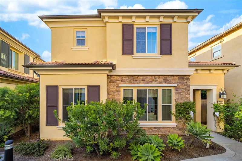 239 Primrose Dr, Lake Forest, CA 92610
