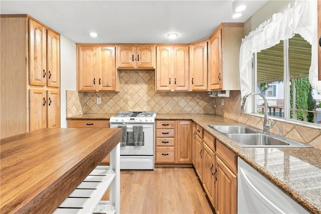 24001 Muirlands Boulevard 440, Lake Forest CA 92630 - photo 7