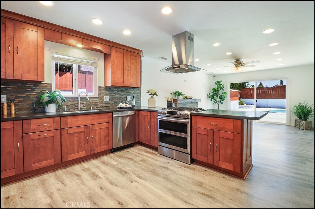 24136 Palmek, Lake Forest CA 92630 - photo 9