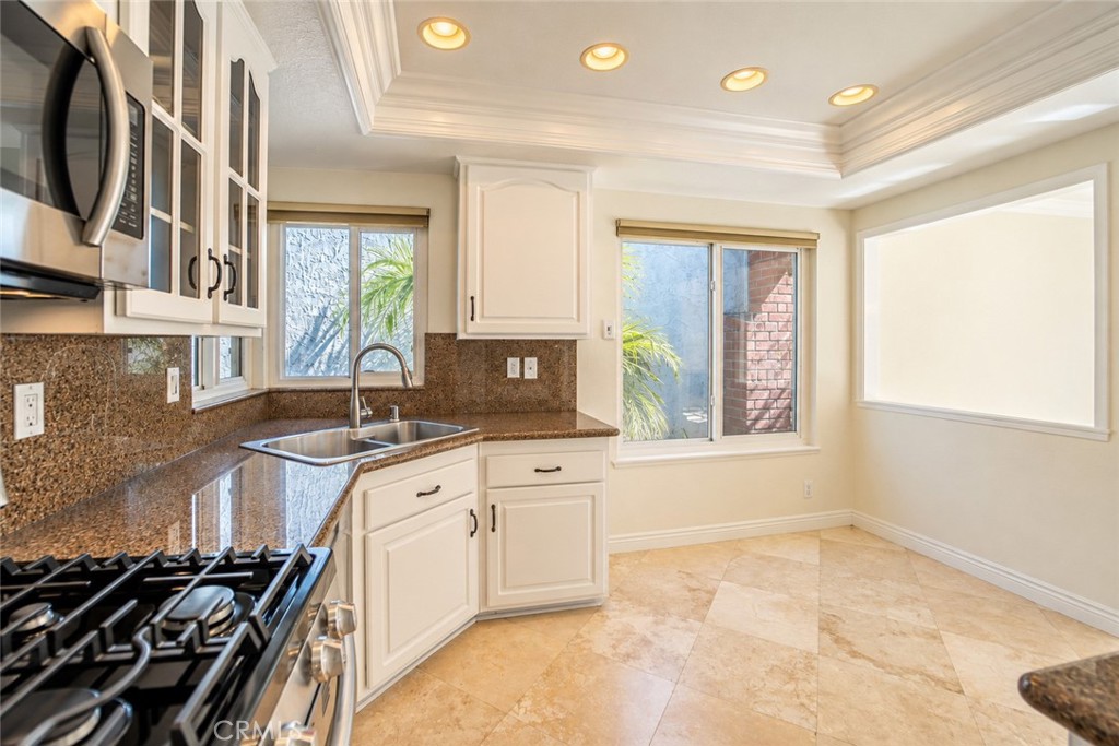 24298 Toledo, Lake Forest CA 92630 - photo 5