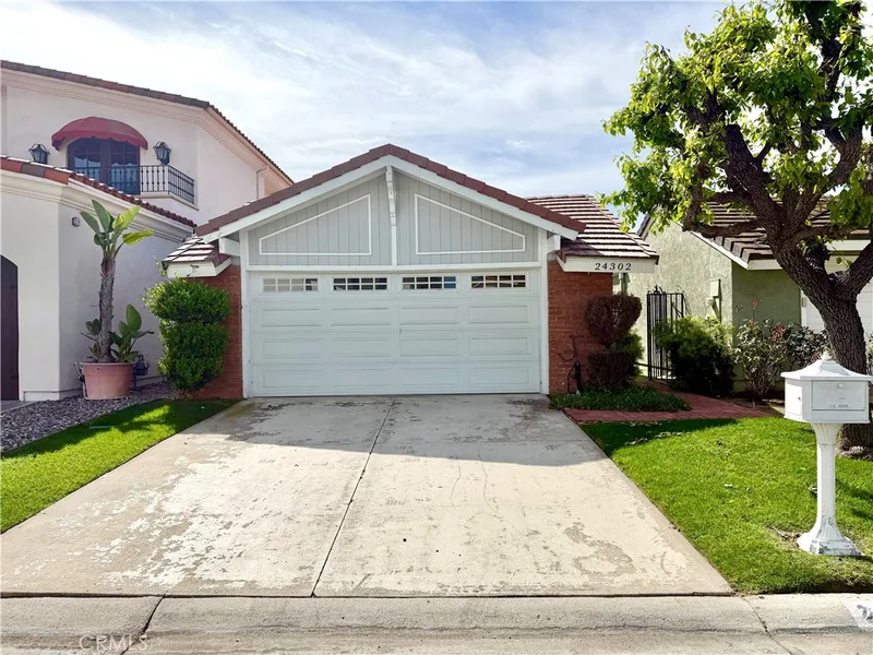 24302 Ponchartrain Lane, Lake Forest, CA 92630