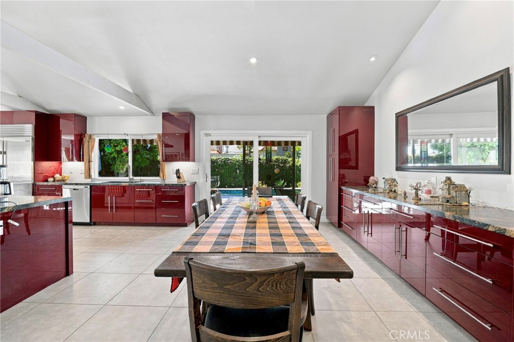 Spacious dining area and so much storage! - 24382 Corta Cresta, Lake Forest CA 92630 - photo 10