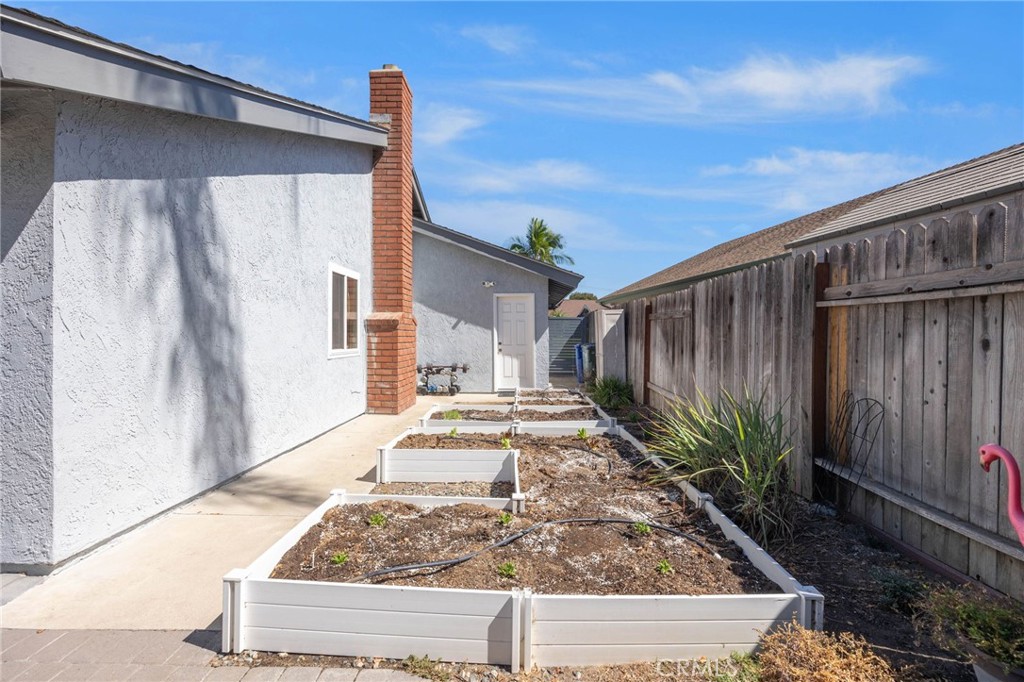 Raised beds to grow your garden - 24382 Corta Cresta, Lake Forest CA 92630 - photo 31
