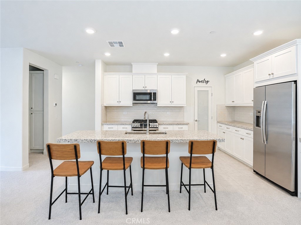 Kitchen Counter Top - 244 Siena, Lake Forest CA 92630 - photo 12