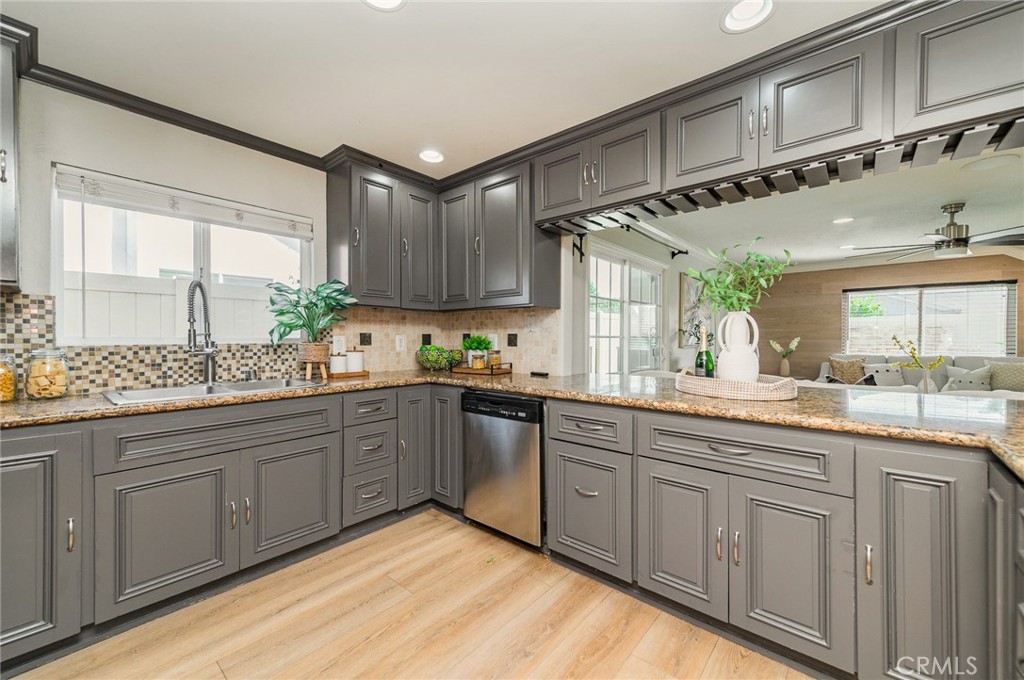 Gourmet Kitchen - 24462 Redlen, Lake Forest CA 92630 - photo 11