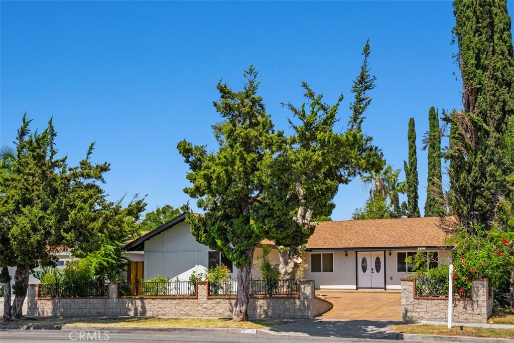 Excellent curb appeal & large front yard - 24541 Penfield Street, Lake Forest CA 92630 - photo 1