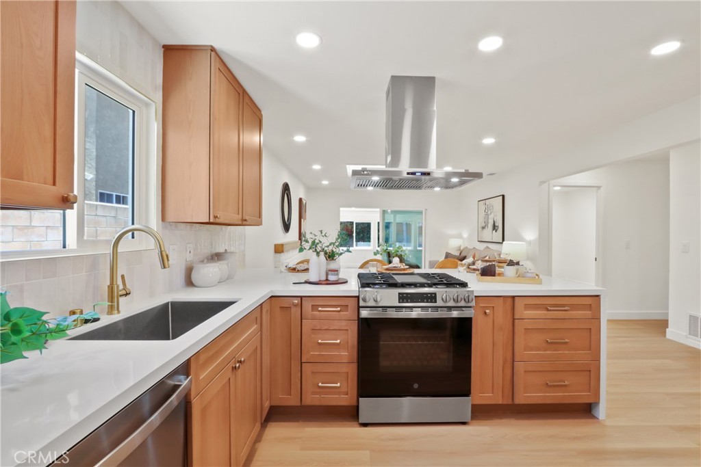 24668 Jutewood, Lake Forest CA 92630 - photo 8