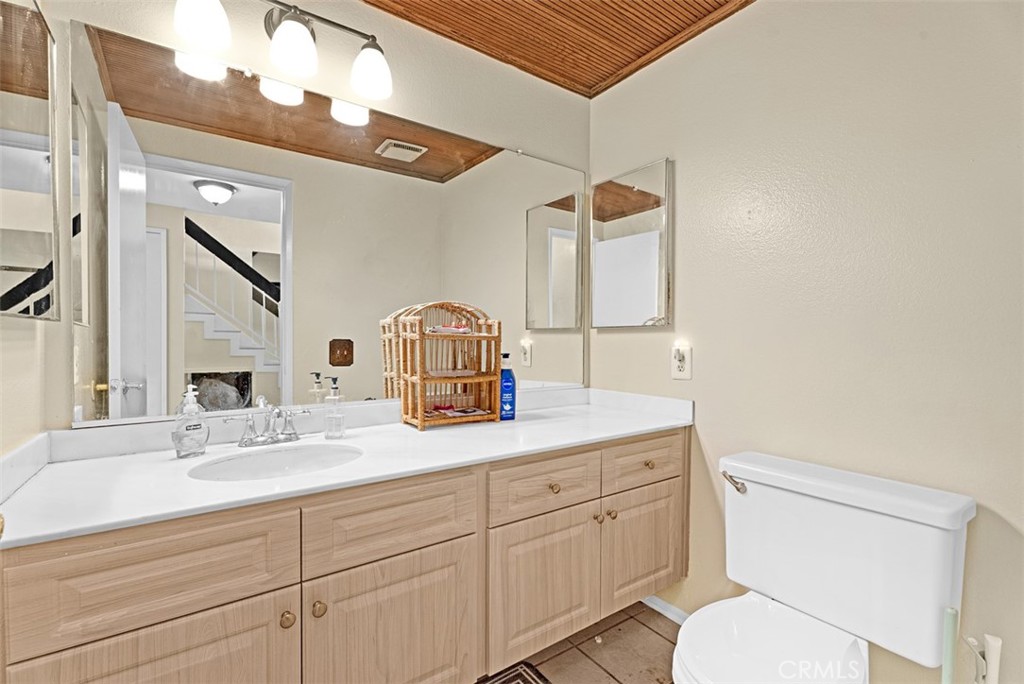Remodeled downstairs bathroom. - 24712 Via Del Rio, Lake Forest CA 92630 - photo 12