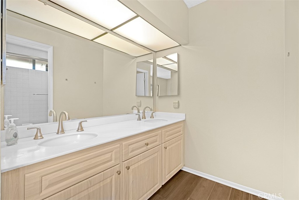 Spacious primary bathroom. - 24712 Via Del Rio, Lake Forest CA 92630 - photo 14