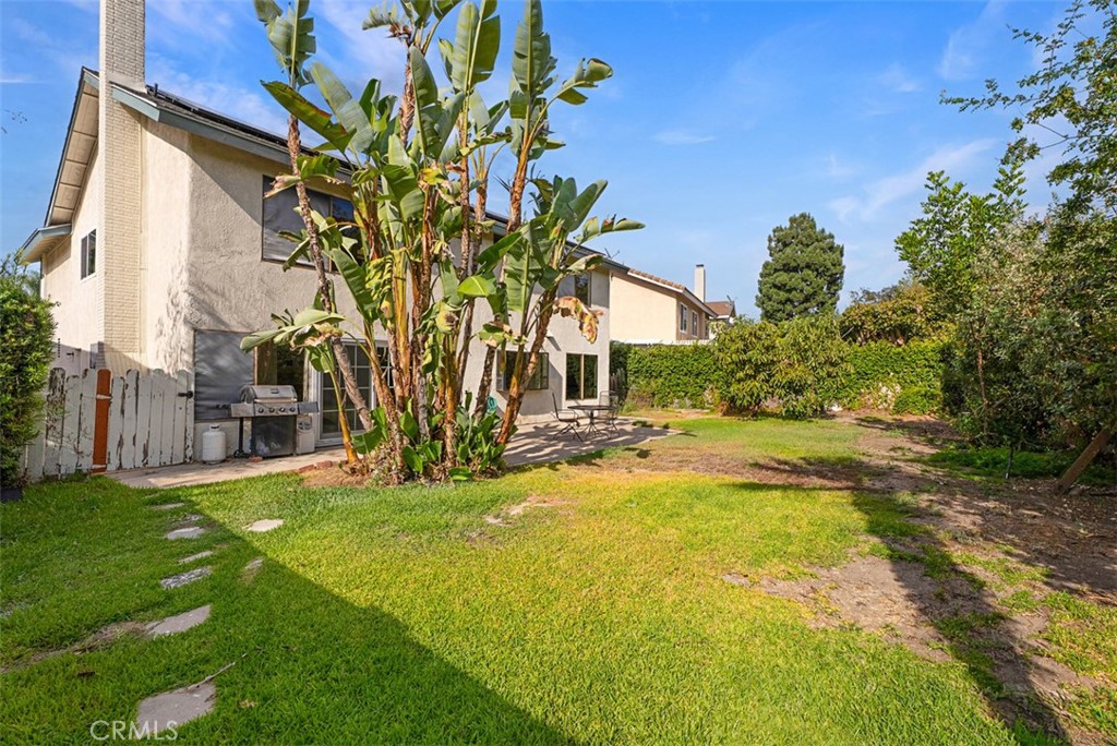 Enjoy this large backyard which is located along the Serrano Creek walking & biking trail. - 24712 Via Del Rio, Lake Forest CA 92630 - photo 22