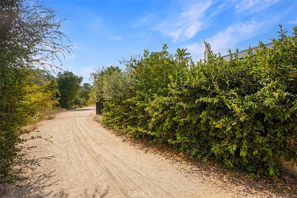Serrano Creek walking & biking trail located behind the home. - 24712 Via Del Rio, Lake Forest CA 92630 - photo 25