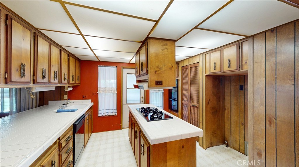 24921 Muirlands 199, Lake Forest CA 92630 - photo 2