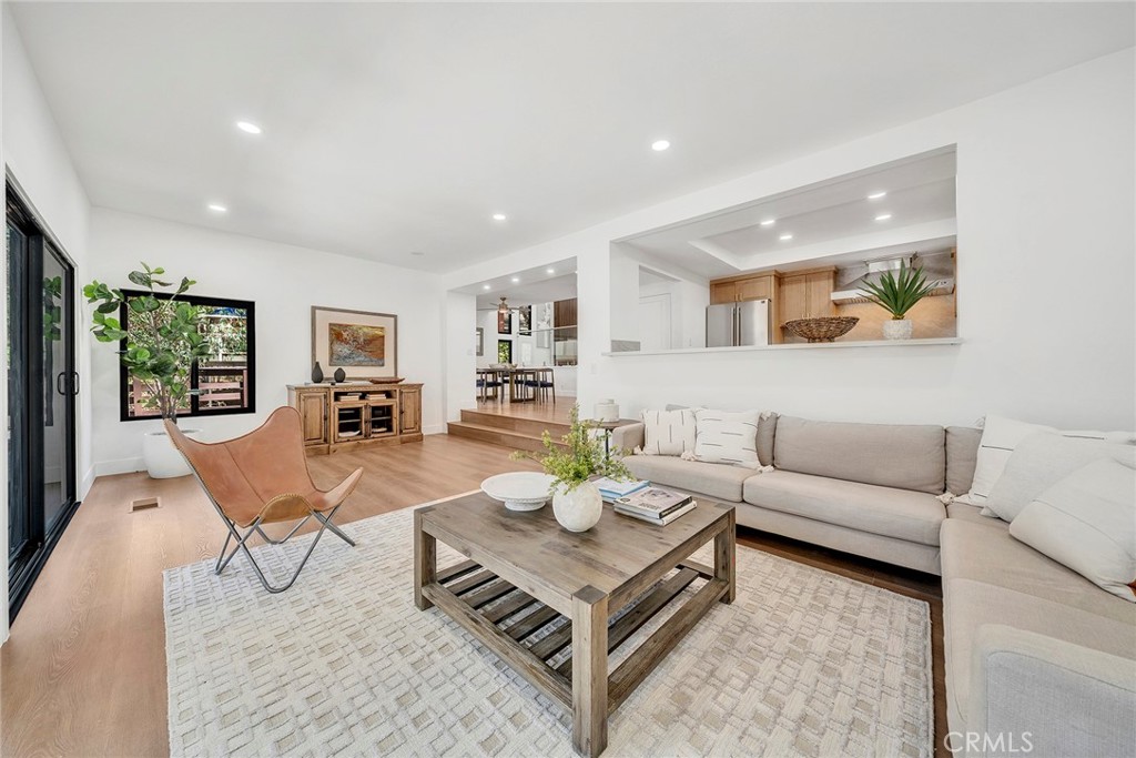 25031 Castlewood, Lake Forest CA 92630 - photo 5