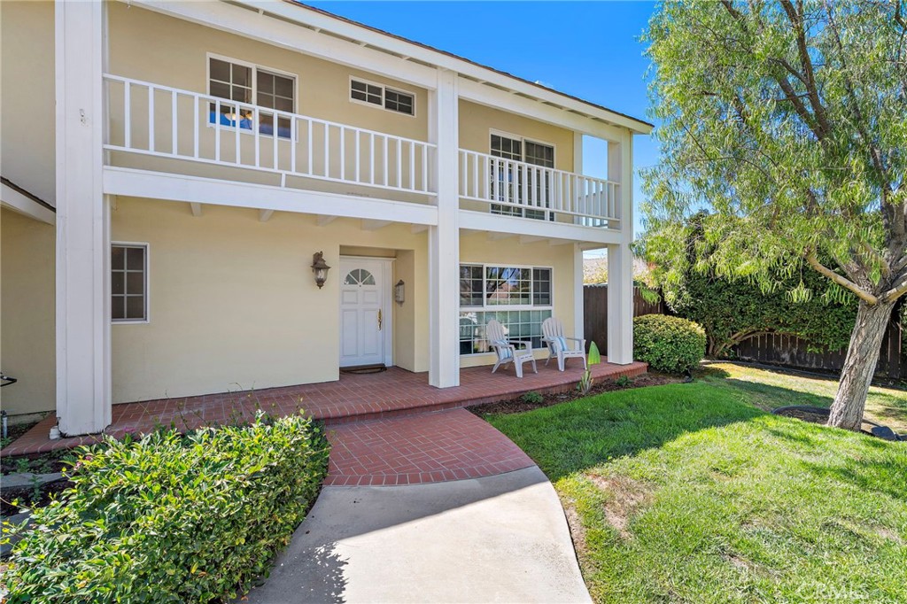 25042 Greenbay Drive, Lake Forest CA 92630 - photo 2