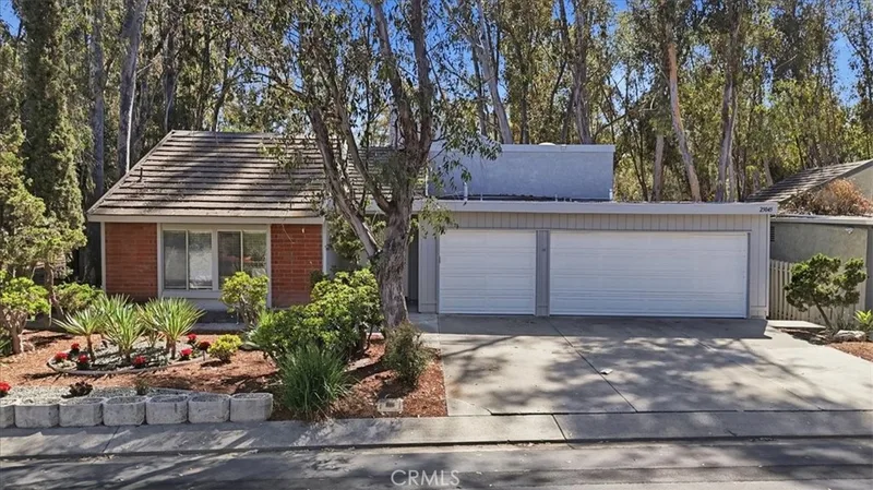 25045 Castlewood, Lake Forest
