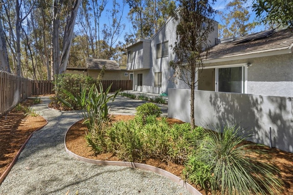 25045 Castlewood, Lake Forest CA 92630 - photo 37