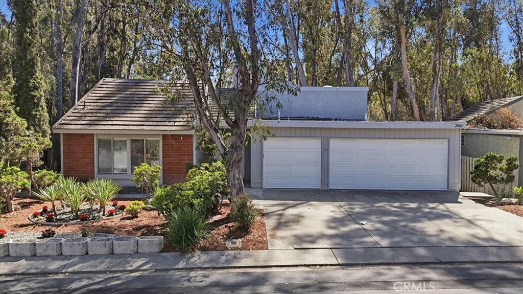 25045 Castlewood, Lake Forest CA 92630 - photo 2