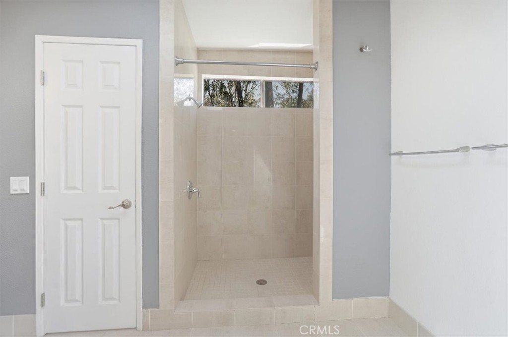 25045 Castlewood, Lake Forest CA 92630 - photo 30